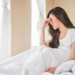 Lí do khiến bạn thức dậy với cảm giác đau đầu: Mối quan hệ giữa ngủ và đau đầu